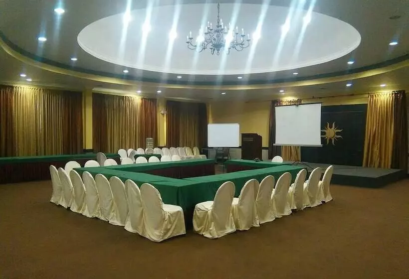 Fotos del hotel The Woods Manor Mg Road:  15