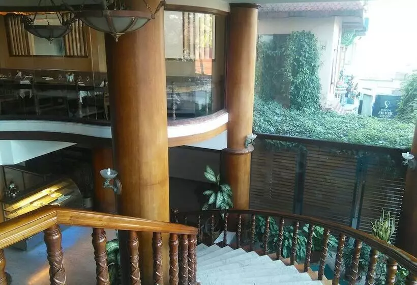 Fotos del hotel The Woods Manor Mg Road:  16