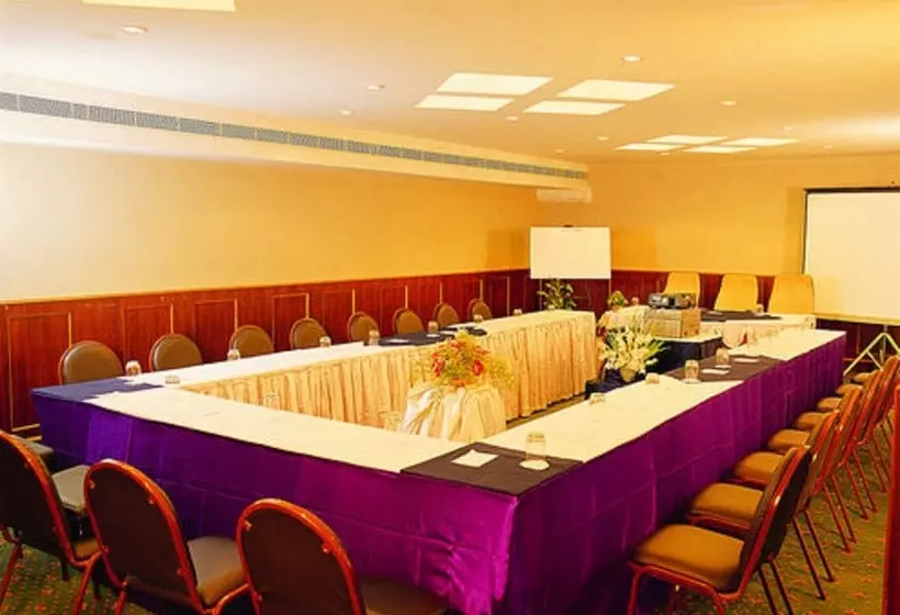 Fotos del hotel The Woods Manor Mg Road:  6