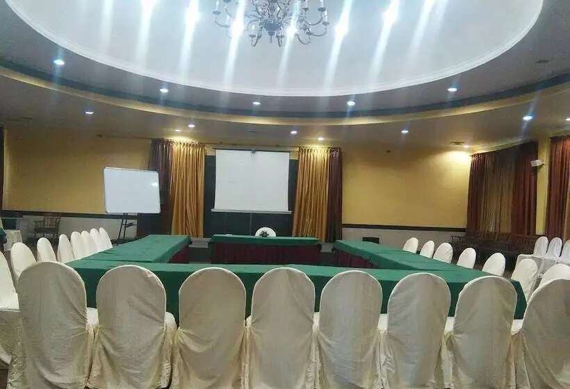 Fotos del hotel The Woods Manor Mg Road:  12