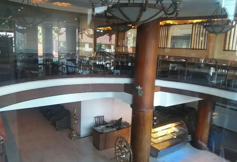 Fotos del hotel The Woods Manor Mg Road:  5