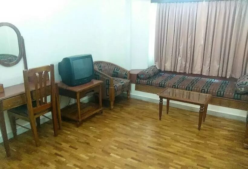 Fotos del hotel The Woods Manor Mg Road:  9