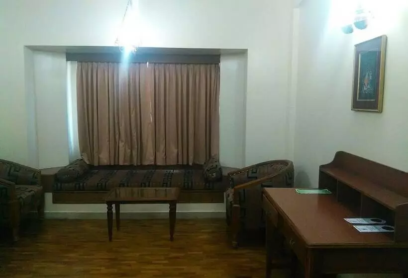 Fotos del hotel The Woods Manor Mg Road:  2