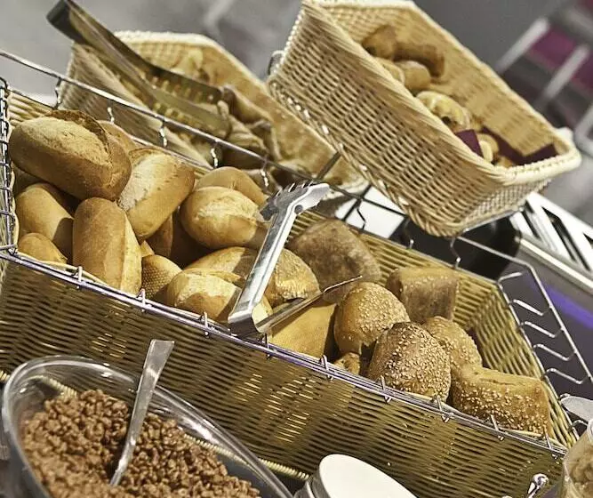 Fotos del hotel Privilège Hôtel & Apparts Eurociel Centre Comédie:  16