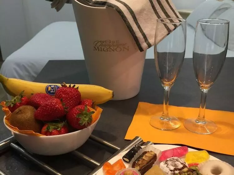 Fotos del hotel Privilège Hôtel & Apparts Eurociel Centre Comédie:  25