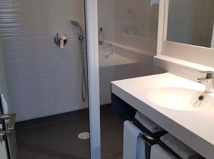 Fotos del hotel Privilège Hôtel & Apparts Eurociel Centre Comédie:  18