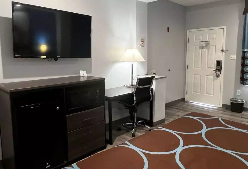 Fotos del hotel Super 8 By Wyndham Houston North I-45:  4