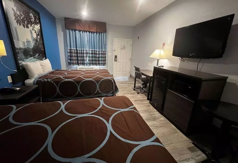 Fotos del hotel Super 8 By Wyndham Houston North I-45:  10