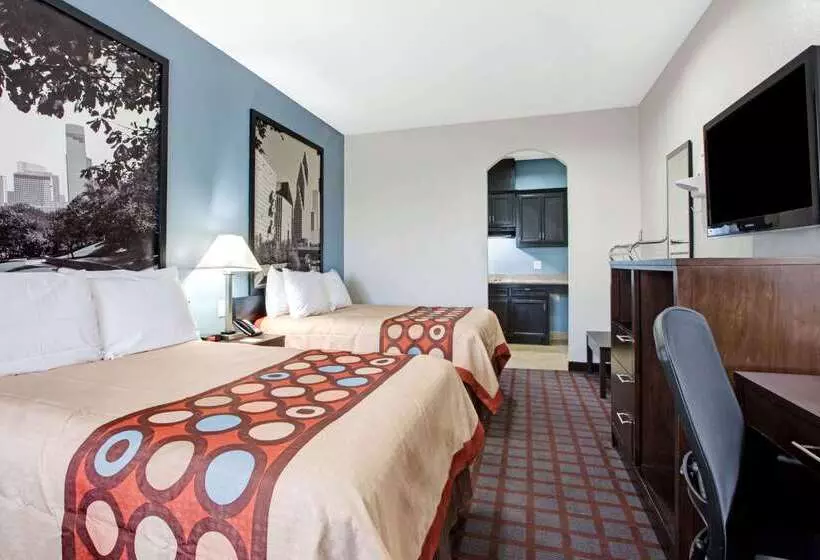 Fotos del hotel Super 8 By Wyndham Houston North I-45:  5