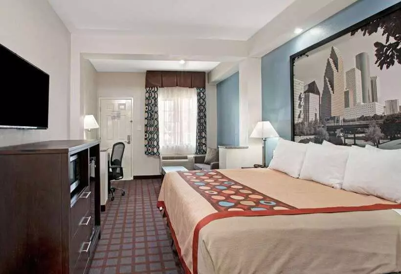 Fotos del hotel Super 8 By Wyndham Houston North I-45:  15