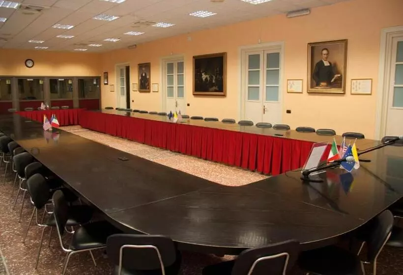 Fotos del hotel Casa La Salle - Casa Religiosa:  10