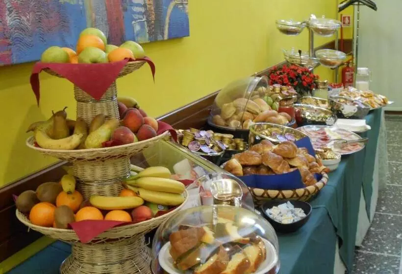 Fotos del hotel Casa La Salle - Casa Religiosa:  3