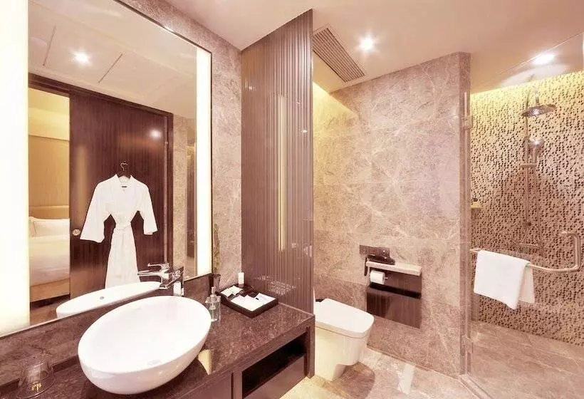 Fotos del hotel Royal Suites & Tower:  9