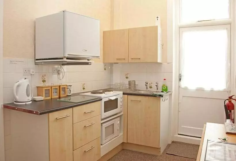 Fotos del hotel The Meltham Guest House:  5