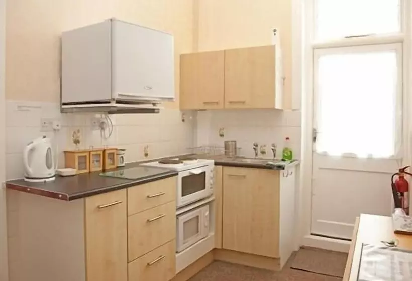 Fotos del hotel The Meltham Guest House:  10