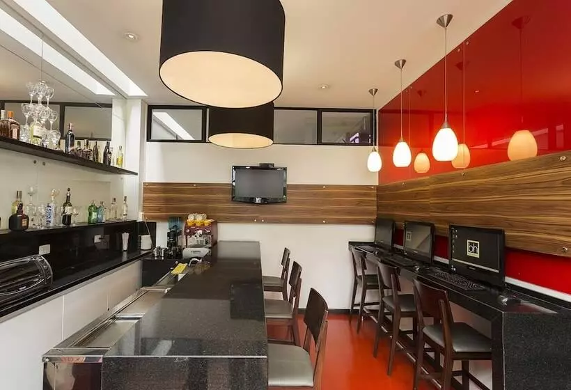 Fotos del hotel Bh Parque 93:  3