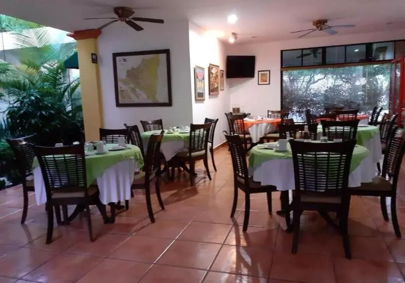 Fotos del hotel Brandts Los Robles De San Juan:  3