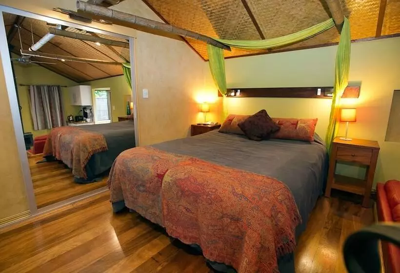 Witches Falls Cottages On Tamborine