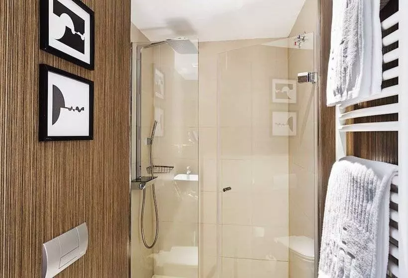 Fotos del hotel One Shot Luchana 22:  19