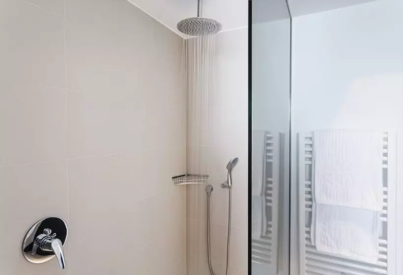 Fotos del hotel One Shot Luchana 22:  11