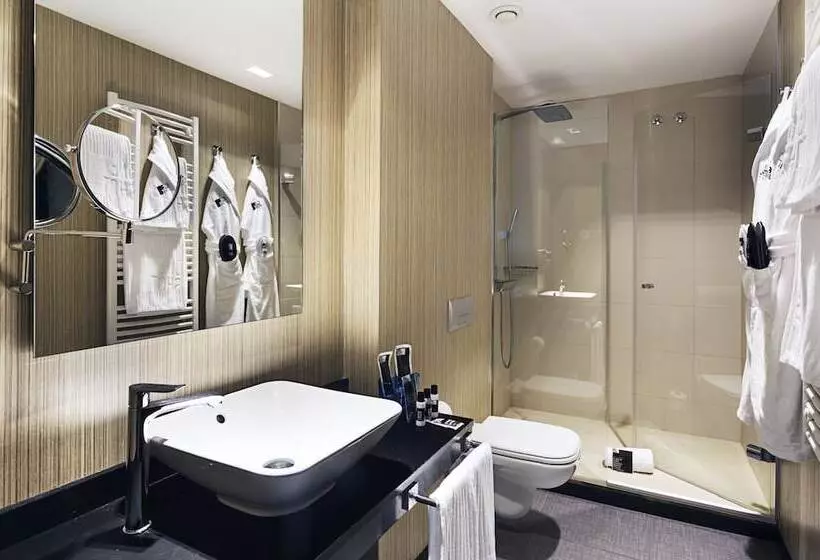 Fotos del hotel One Shot Luchana 22:  15