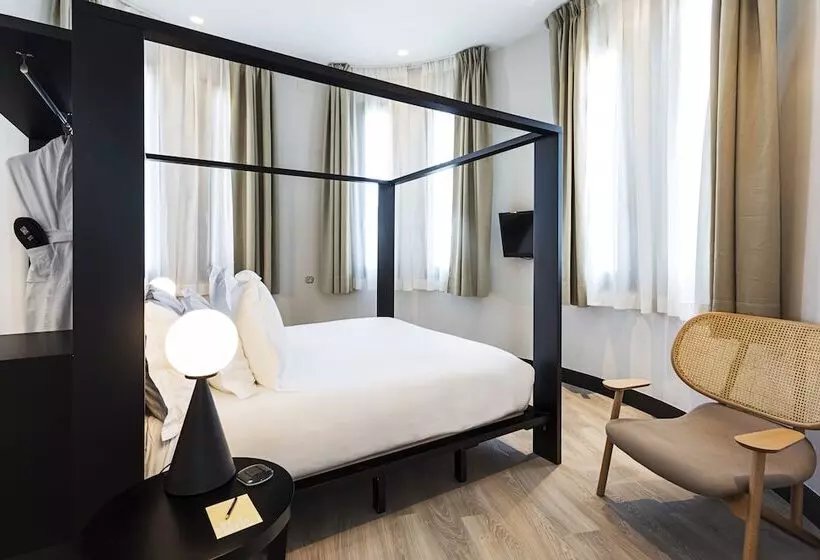 Fotos del hotel One Shot Luchana 22:  12