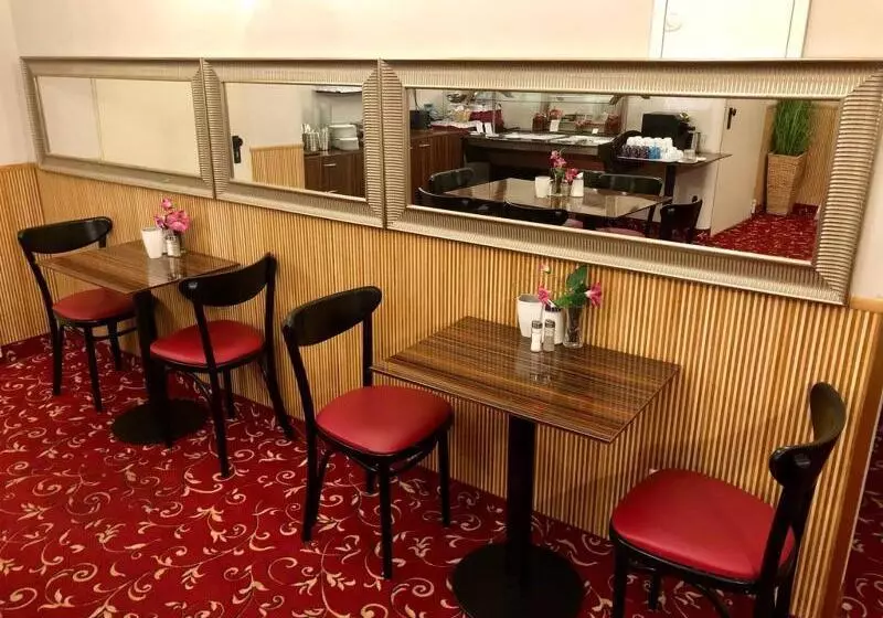 Fotos del hotel Pension Baron Am Schottentor:  5