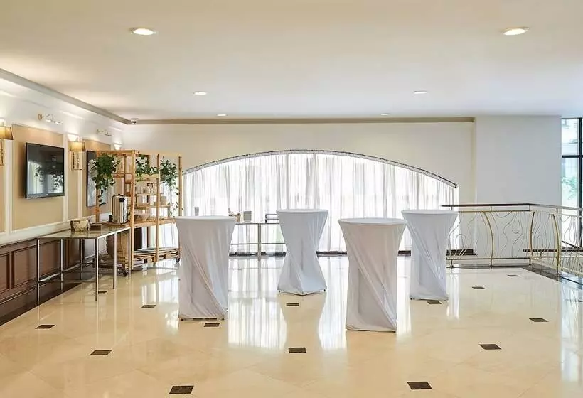 Radisson Blu , Kyiv Podil City Centre