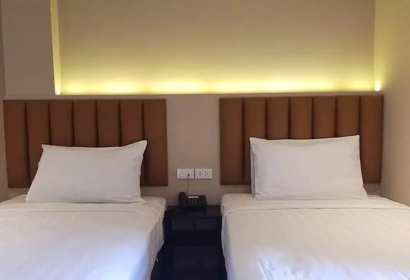 Fotos del hotel The Phoenix Hotel Bangkok:  2