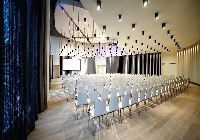 Fotos del hotel Sound Garden  Airport:  17