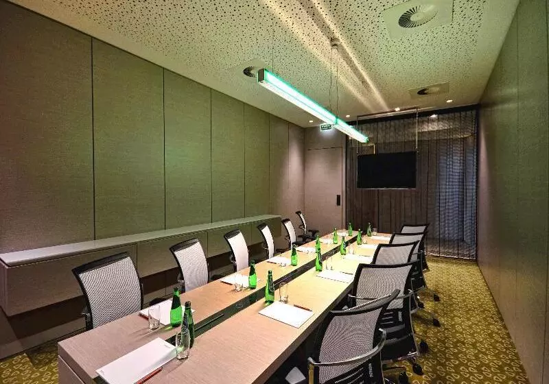 Fotos del hotel Sound Garden  Airport:  6