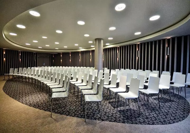 Fotos del hotel Sound Garden  Airport:  14