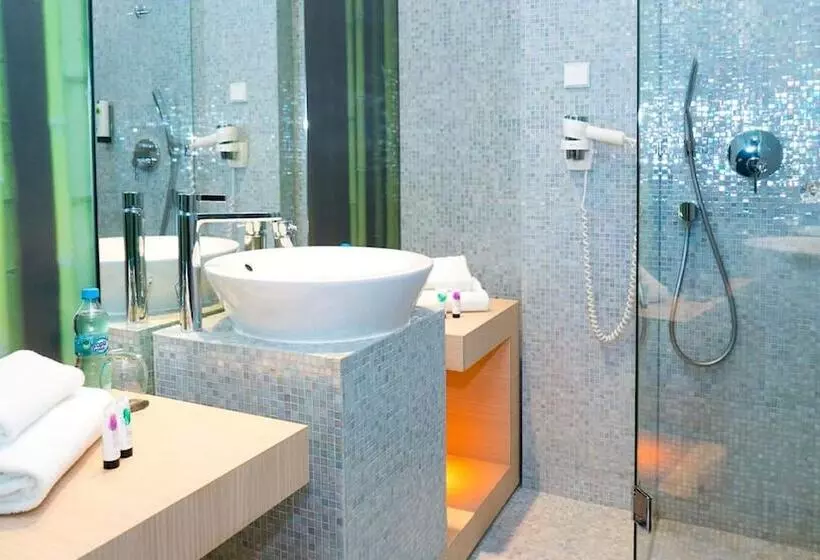 Fotos del hotel Sound Garden  Airport:  12