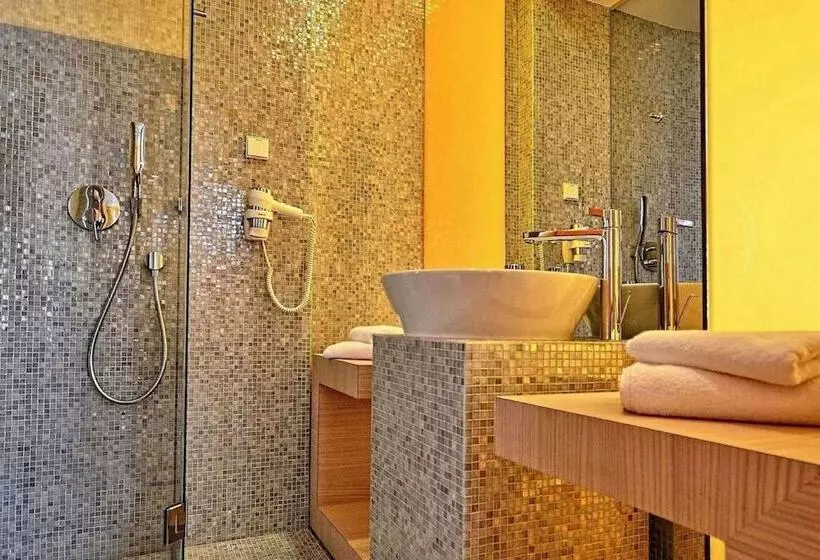 Fotos del hotel Sound Garden  Airport:  18