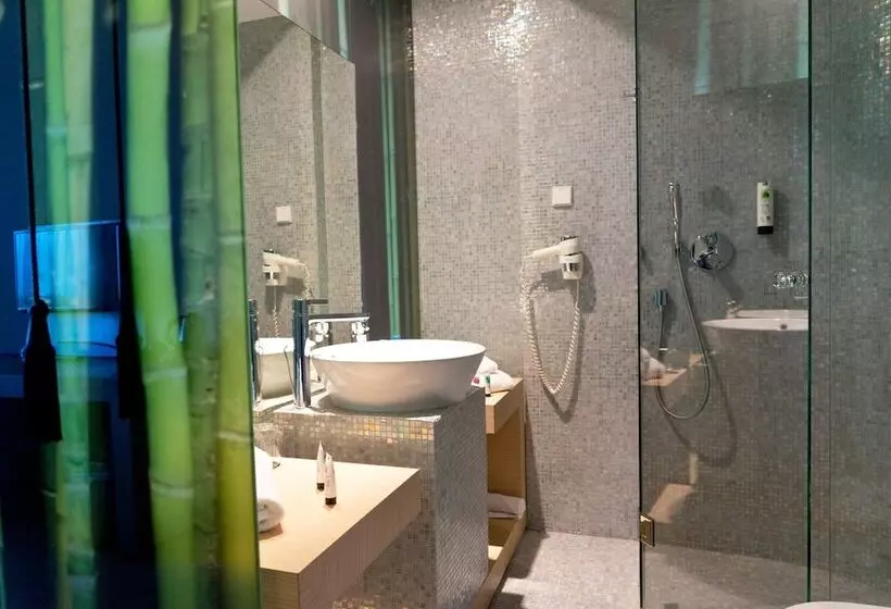 Fotos del hotel Sound Garden  Airport:  21