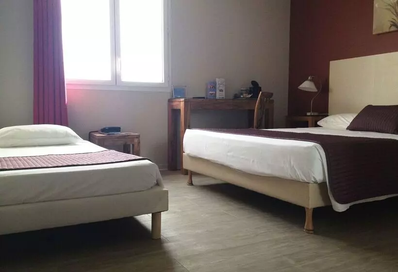 Fotos del hotel Kyriad Perpignan Sud:  23