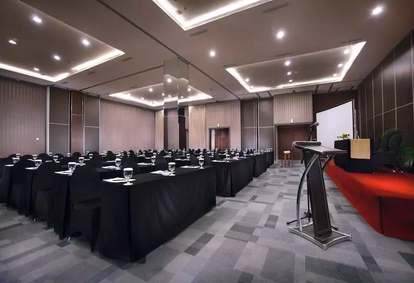 Fotos del hotel Aston Jember Hotel & Conference Center:  7