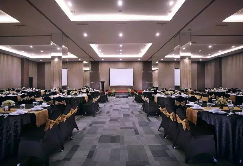 Fotos del hotel Aston Jember Hotel & Conference Center:  20