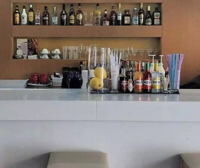 Fotos del hotel Mimosa Suites:  6