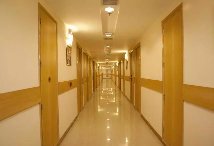 Fotos del hotel Red Fox Hotel, Chandigarh:  8