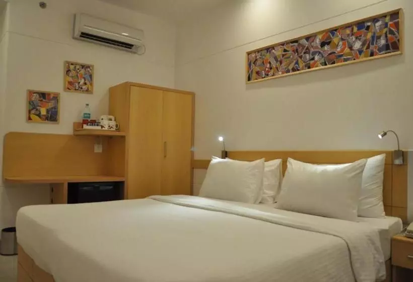 Fotos del hotel Red Fox Hotel, Chandigarh:  14