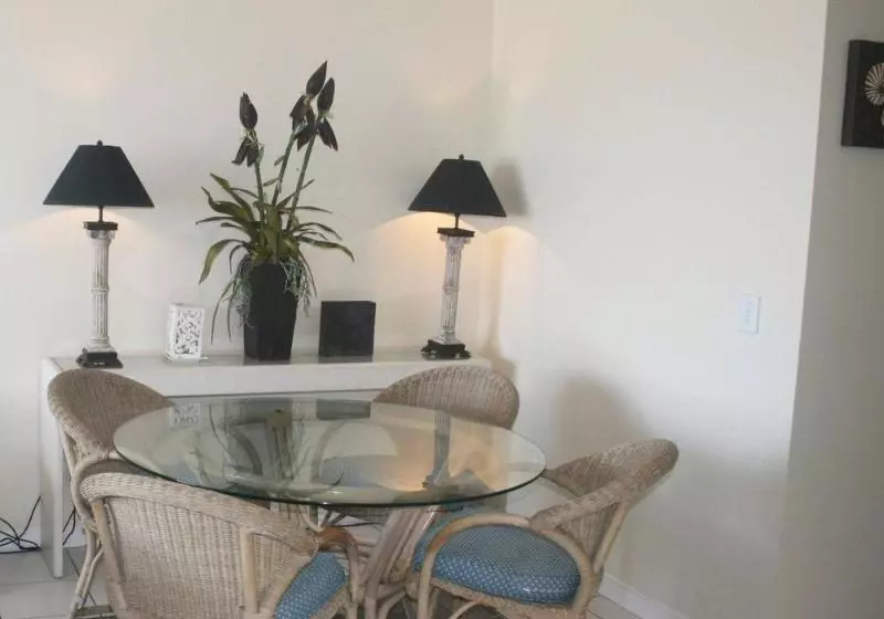 Surfers Horizons Absolute Beachfront Holiday Apart