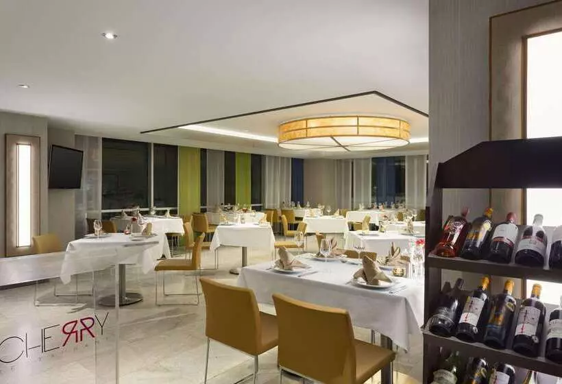 Fotos del hotel Ramada  & Suites By Wyndham Kemalpasa Izmir:  14