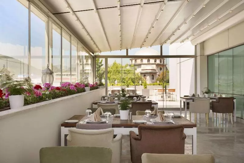 Fotos del hotel Ramada  & Suites By Wyndham Kemalpasa Izmir:  17