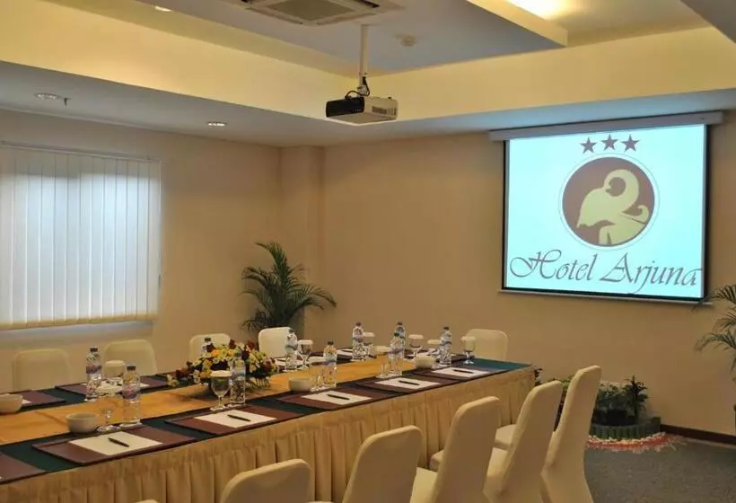 Fotos del hotel Arjuna:  12