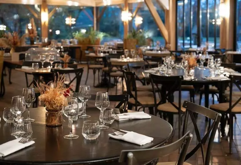 Les Demeures De Varennes, Bw Signature Collection