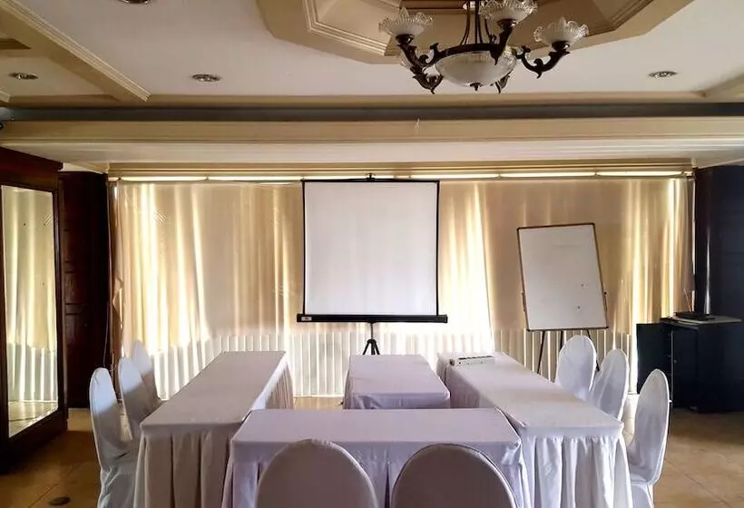 Fotos del hotel Lourdes Suites:  4