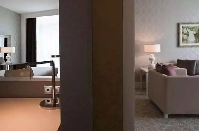 Fotos del hotel Triumph City  & Residences:  23