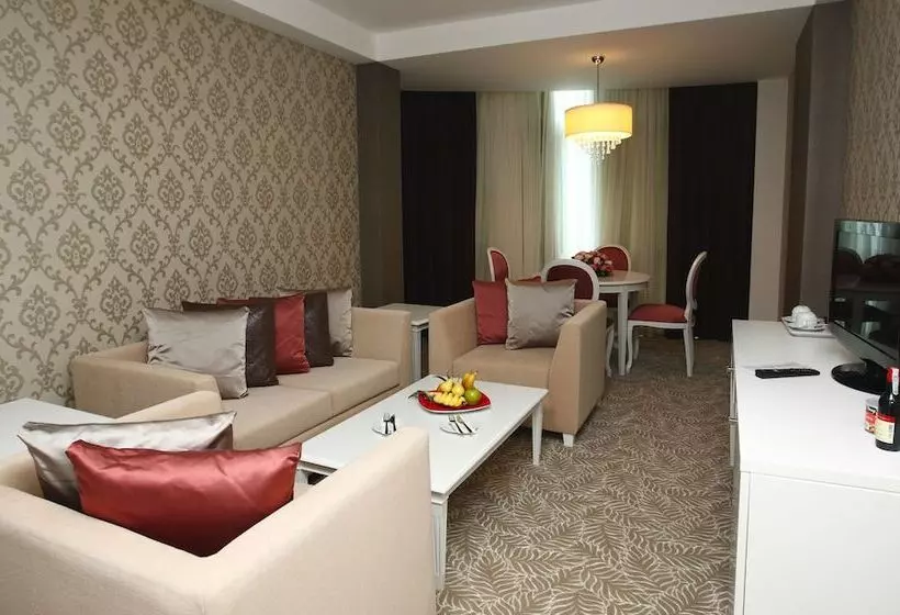 Fotos del hotel Triumph City  & Residences:  24