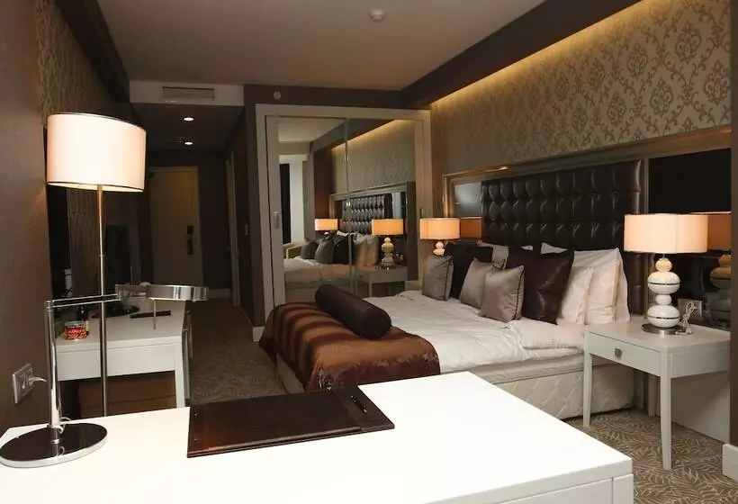 Fotos del hotel Triumph City  & Residences:  16